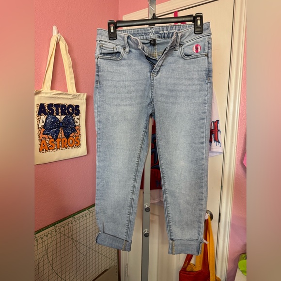 New York & Company Light Wash Cropped Jeans - Picture 1 of 4